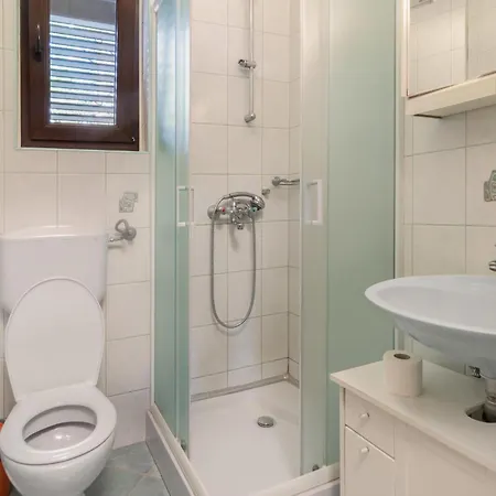 Apartment 3 Bedroom Awesome In