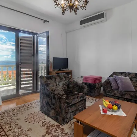 3 Bedroom Awesome In * Novi Vinodolski